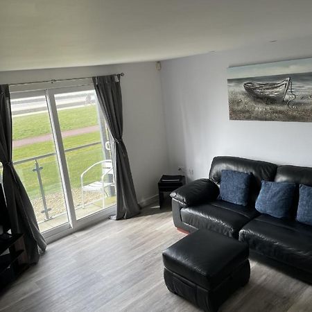 Beach Front Ground Floor Apartment Llanelli Zewnętrze zdjęcie