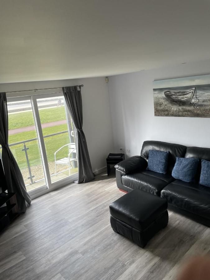 Beach Front Ground Floor Apartment Llanelli Zewnętrze zdjęcie