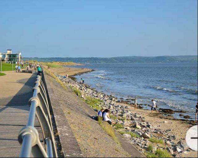 Beach Front Ground Floor Apartment Llanelli Zewnętrze zdjęcie